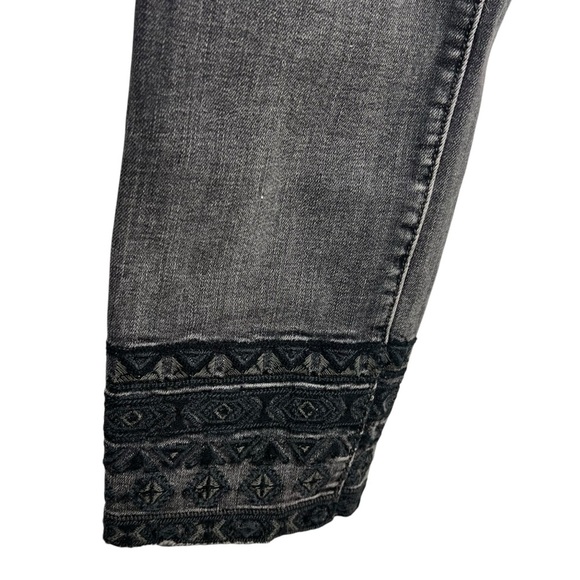 DRIFTWOOD Jackie Black Embroidered Hem Stretch Skinny Jeans Mid-Rise Size 32 - Picture 6 of 7